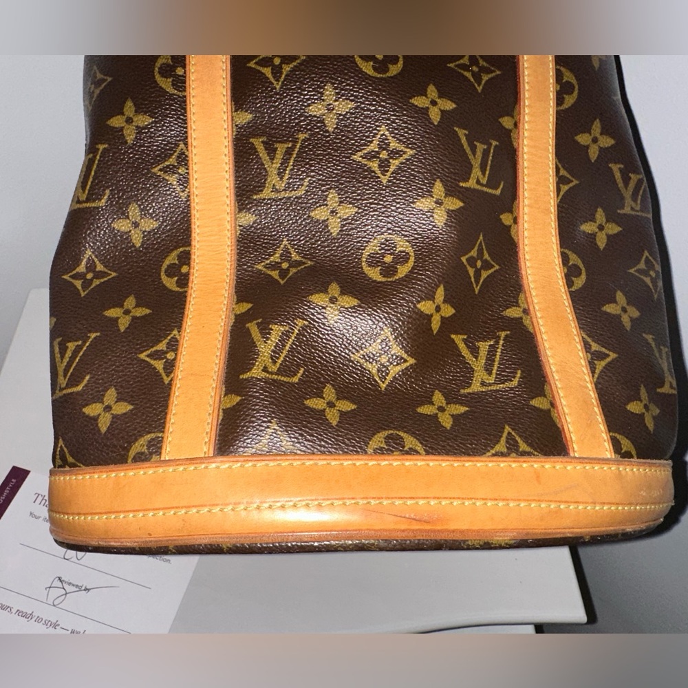 Authentic Louis Vuitton Bucket GM Monogram Tote. This is such a beauty! - Picture 8 of 13
